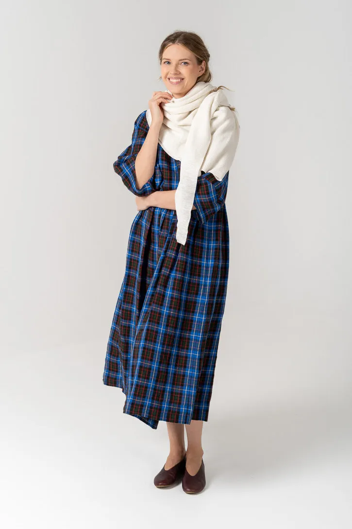 Elaine – Soft Cotton-Linen Triangle Scarf sold by Son de Flor product image thumbnail 5