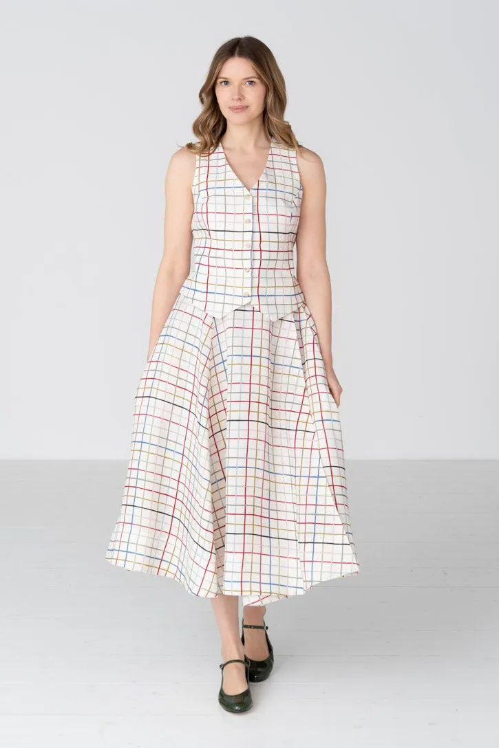 Jane – Fitted Linen V-Neck Vest sold by Son de Flor