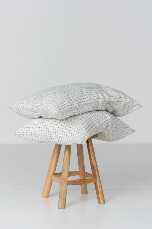 Linen Pillowcase, Set of 2 made by Son de Flor