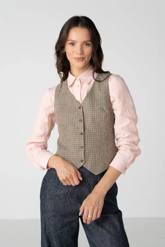 Jane – Fitted Linen V-Neck Vest made by Son de Flor