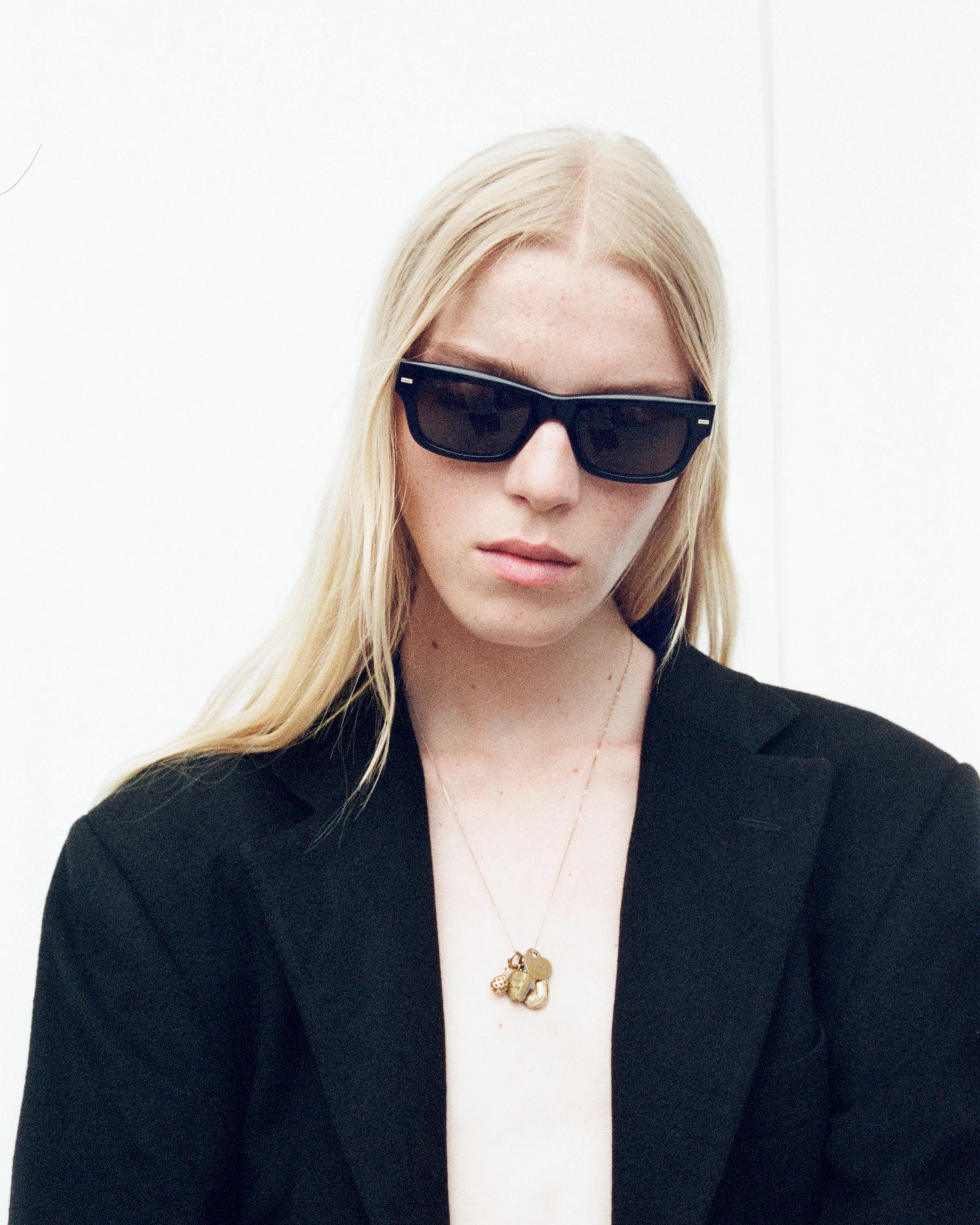 The JACK – Black & Black sold by THISTLES product image thumbnail 4