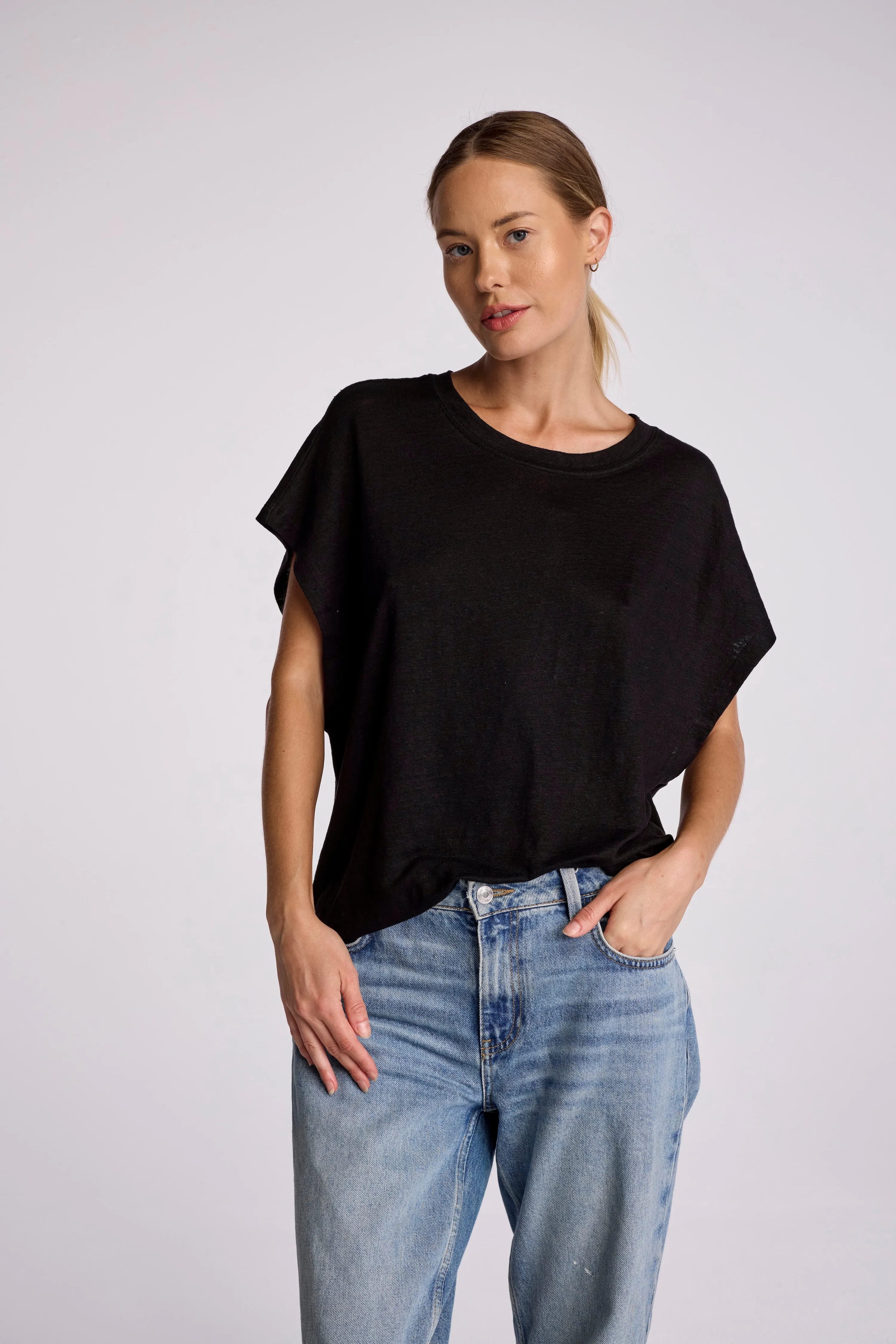 LINEN ROXY TEE sold by We Are Sundays product image thumbnail 2