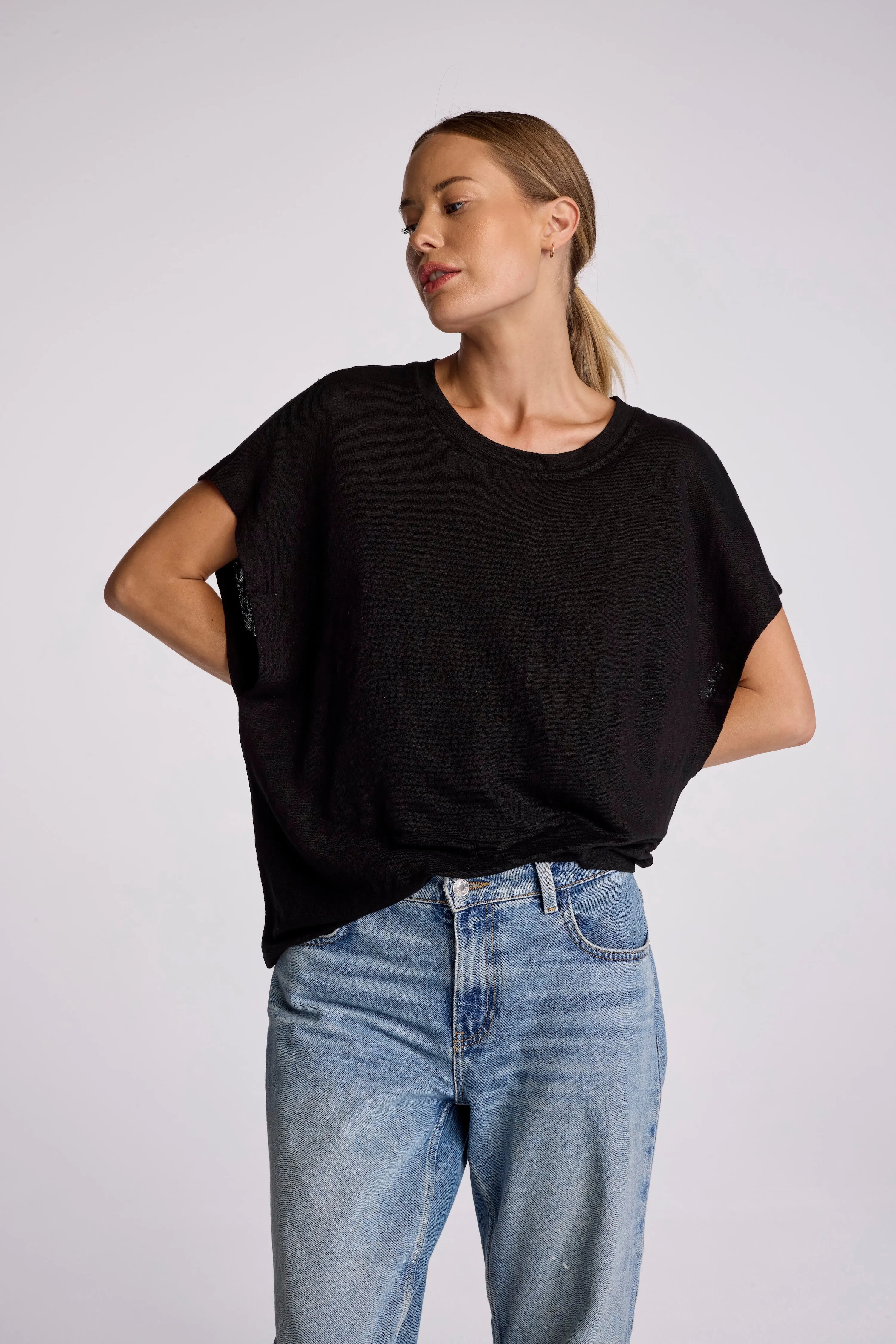 LINEN ROXY TEE sold by We Are Sundays product image thumbnail 4