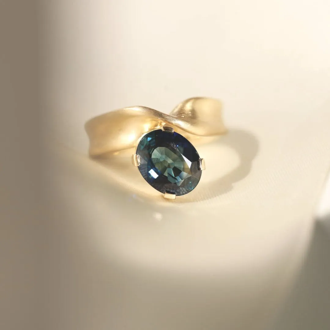 2.67ct Oval Sapphire Twist Ring sold by Marrow Fine product image thumbnail 4