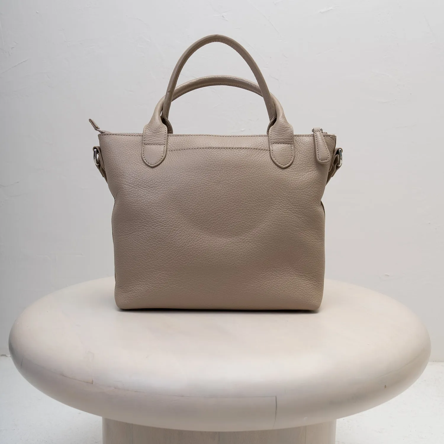Leather Minimalist Carryall - Sand sold by Pond Los Angeles product image thumbnail 3