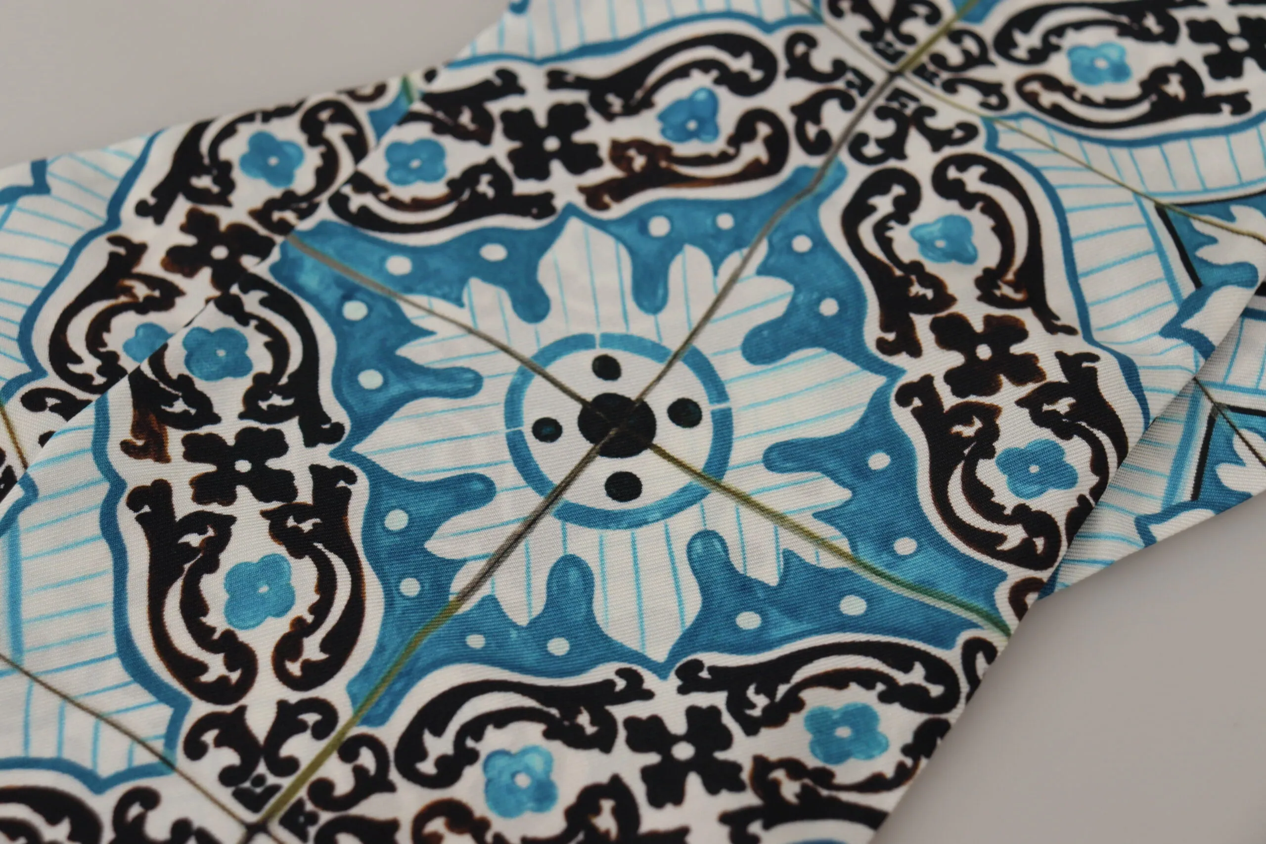 Majestic Silk Majolica Scarf sold by Louxly product image thumbnail 4