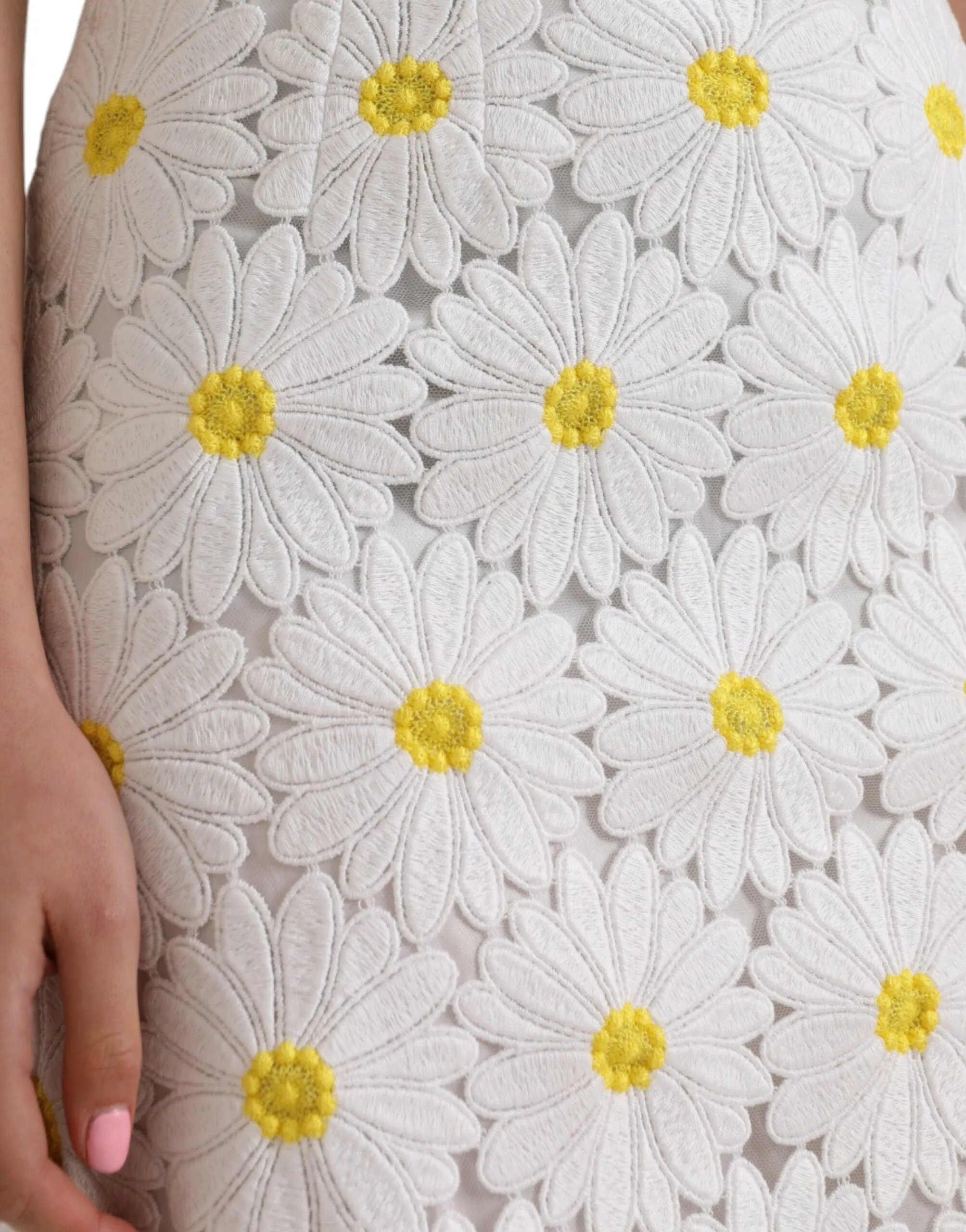 White Floral Pencil Straight Lace Skirt sold by Louxly product image thumbnail 5
