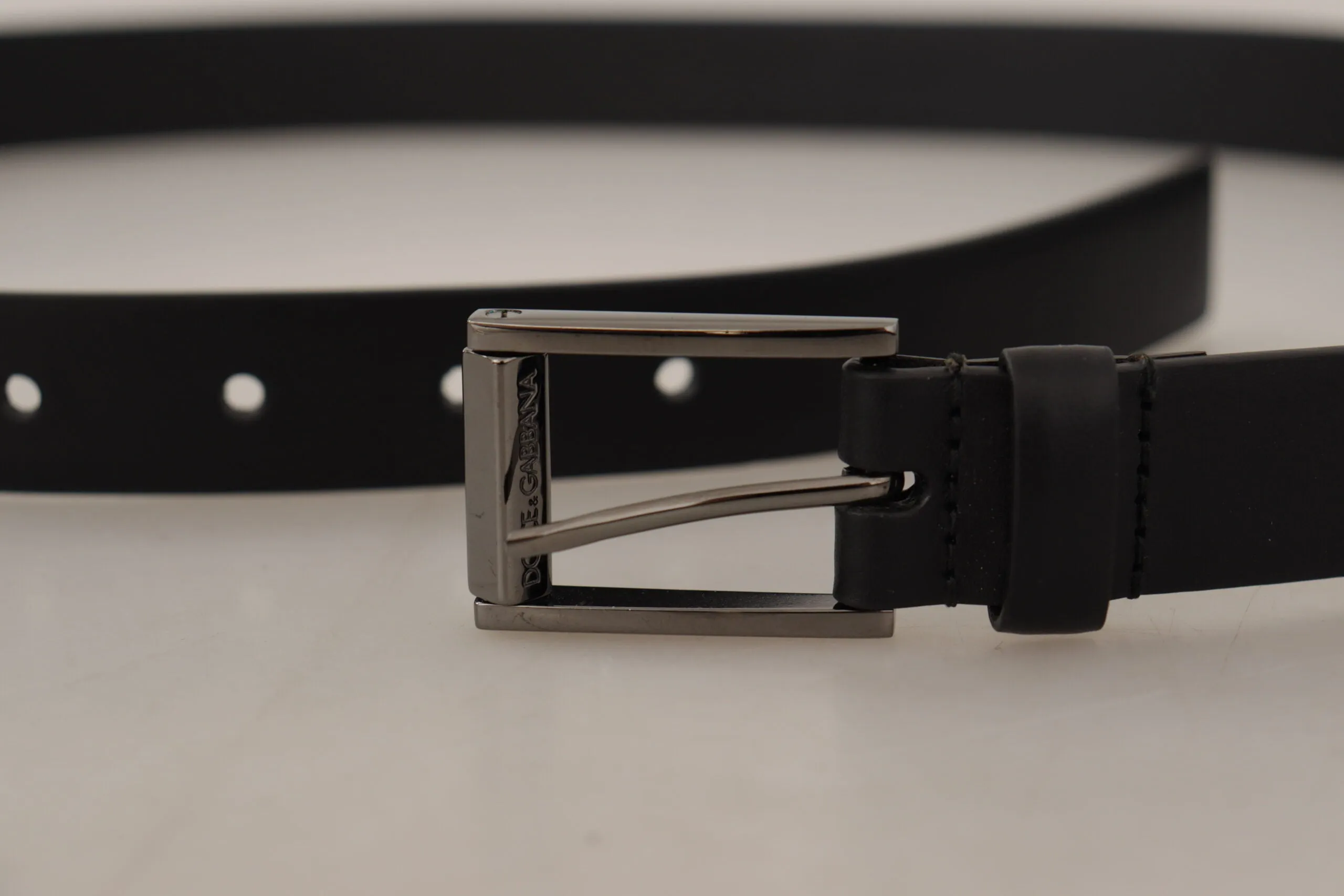 Elegant Black Leather Belt with Metal Buckle sold by Louxly product image thumbnail 4