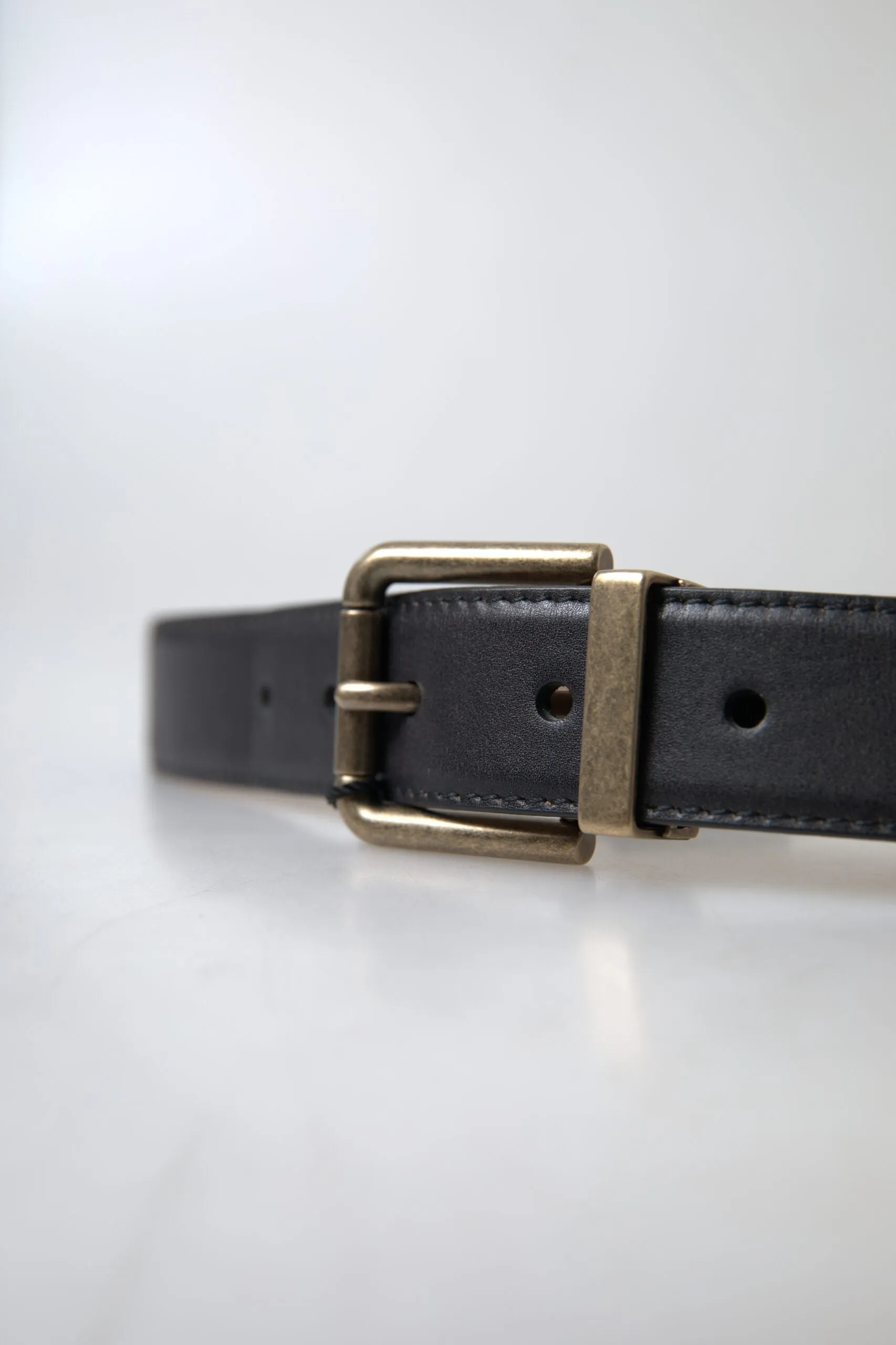 Elegant Black Leather Belt with Metal Buckle sold by Louxly product image thumbnail 3