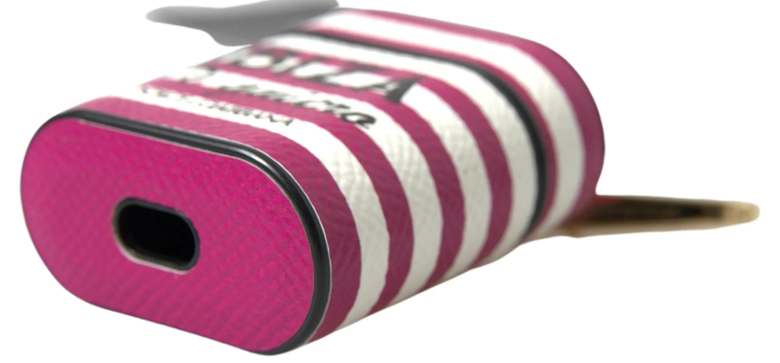 Chic Fuchsia Leather Airpods Case sold by Louxly product image thumbnail 2