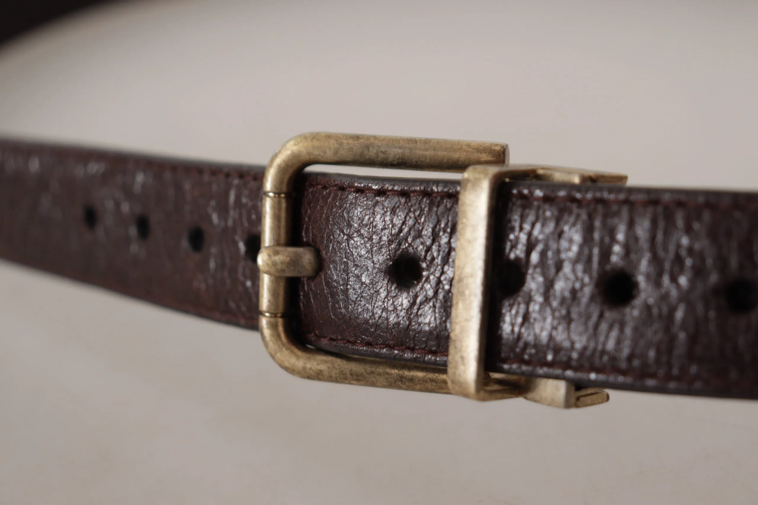 Elegant Leather Belt with Engraved Buckle sold by Louxly product image thumbnail 4