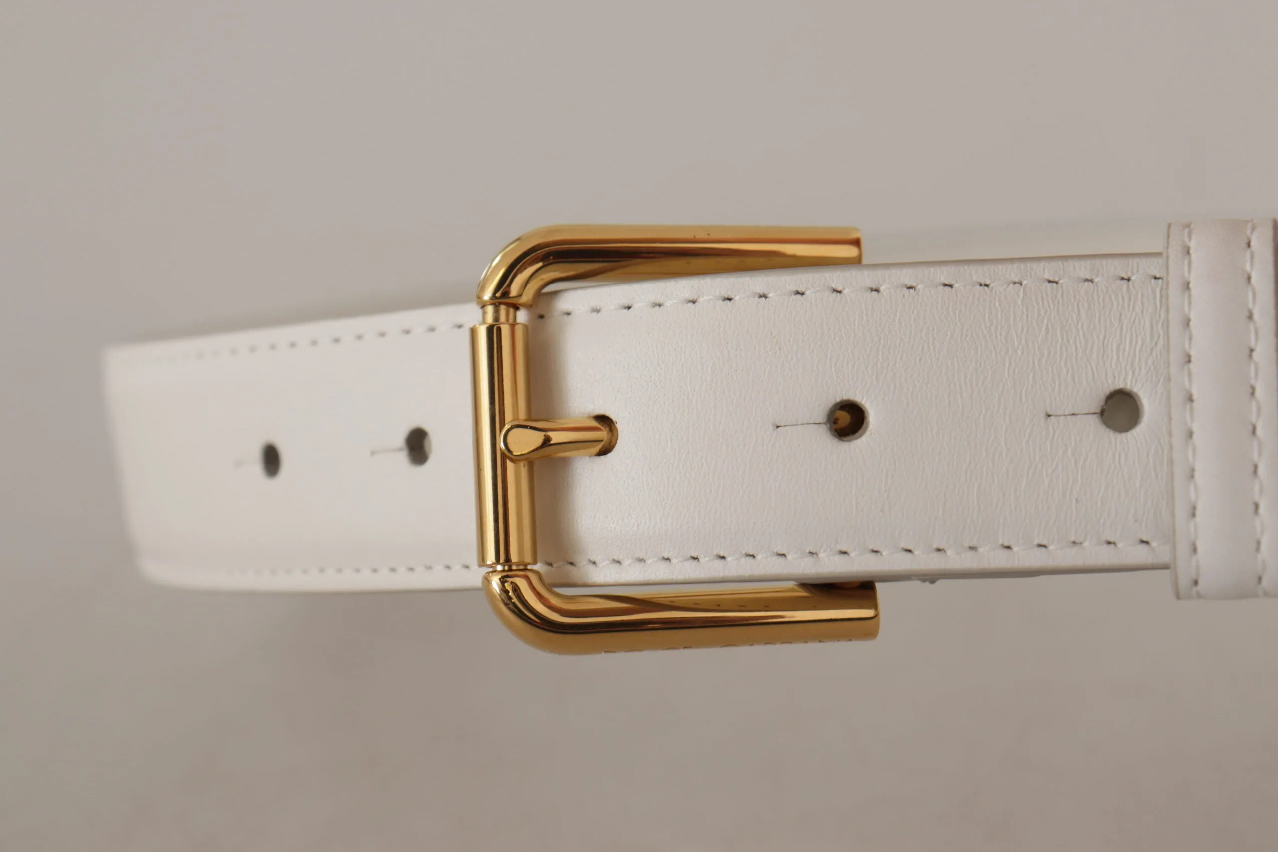 Chic White Leather Belt with Gold Engraved Buckle sold by Louxly product image thumbnail 4