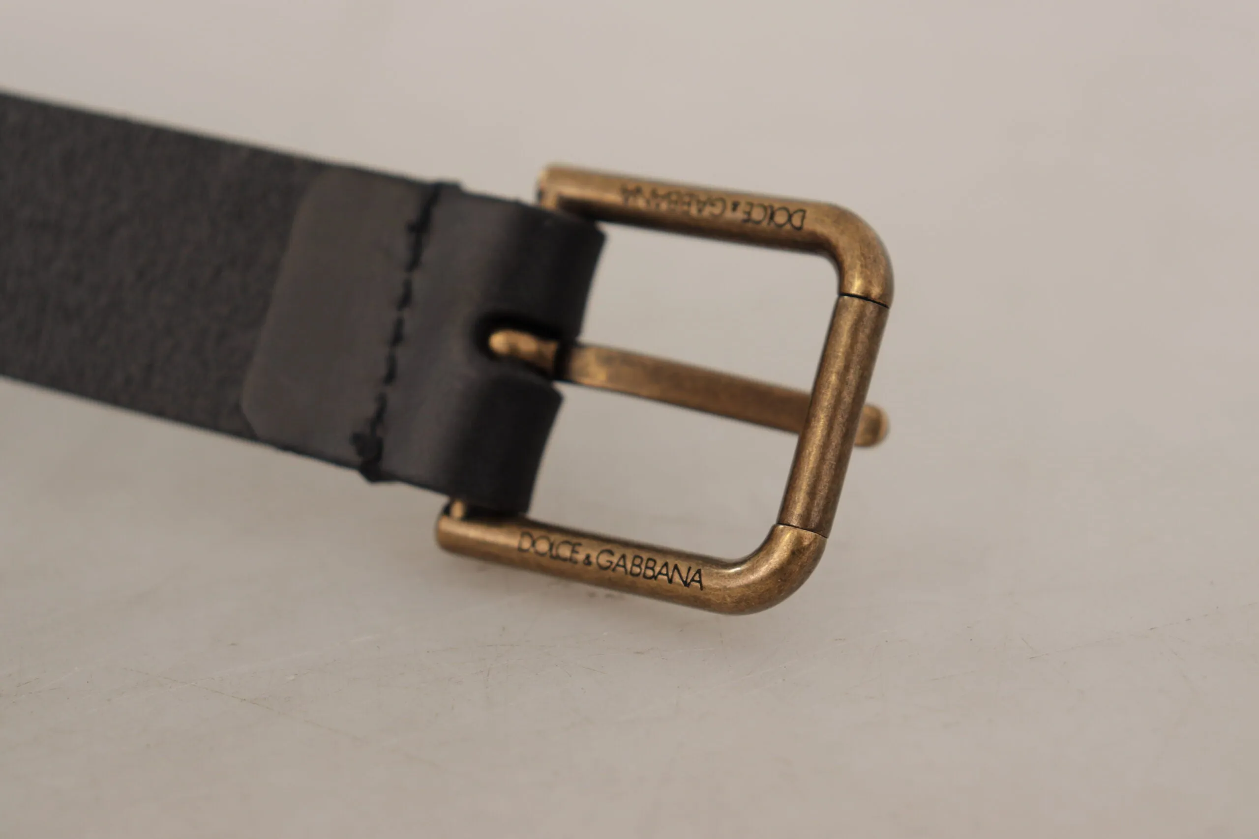 Elegant Black Leather Belt with Metal Buckle sold by Louxly product image thumbnail 5