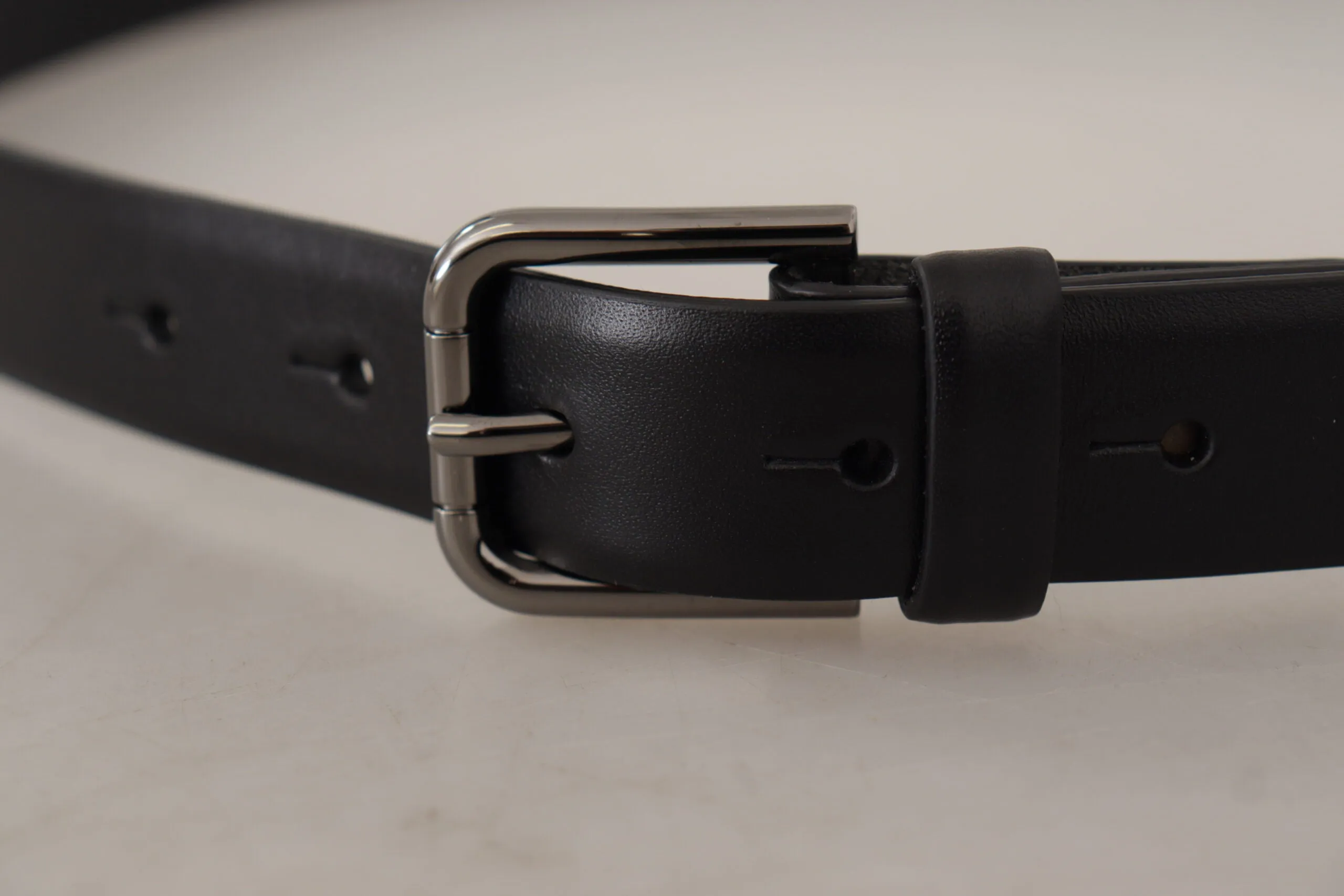 Elegant Black Leather Classic Belt sold by Louxly product image thumbnail 5