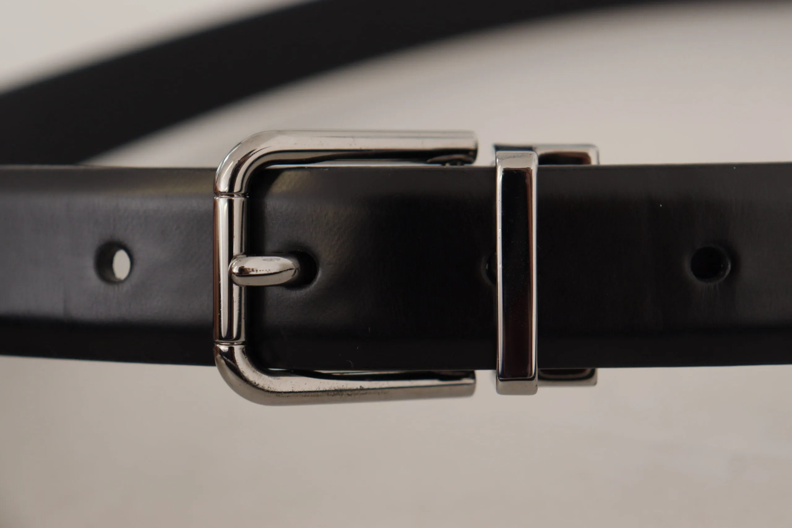 Elegant Black Leather Belt with Metal Buckle sold by Louxly product image thumbnail 5