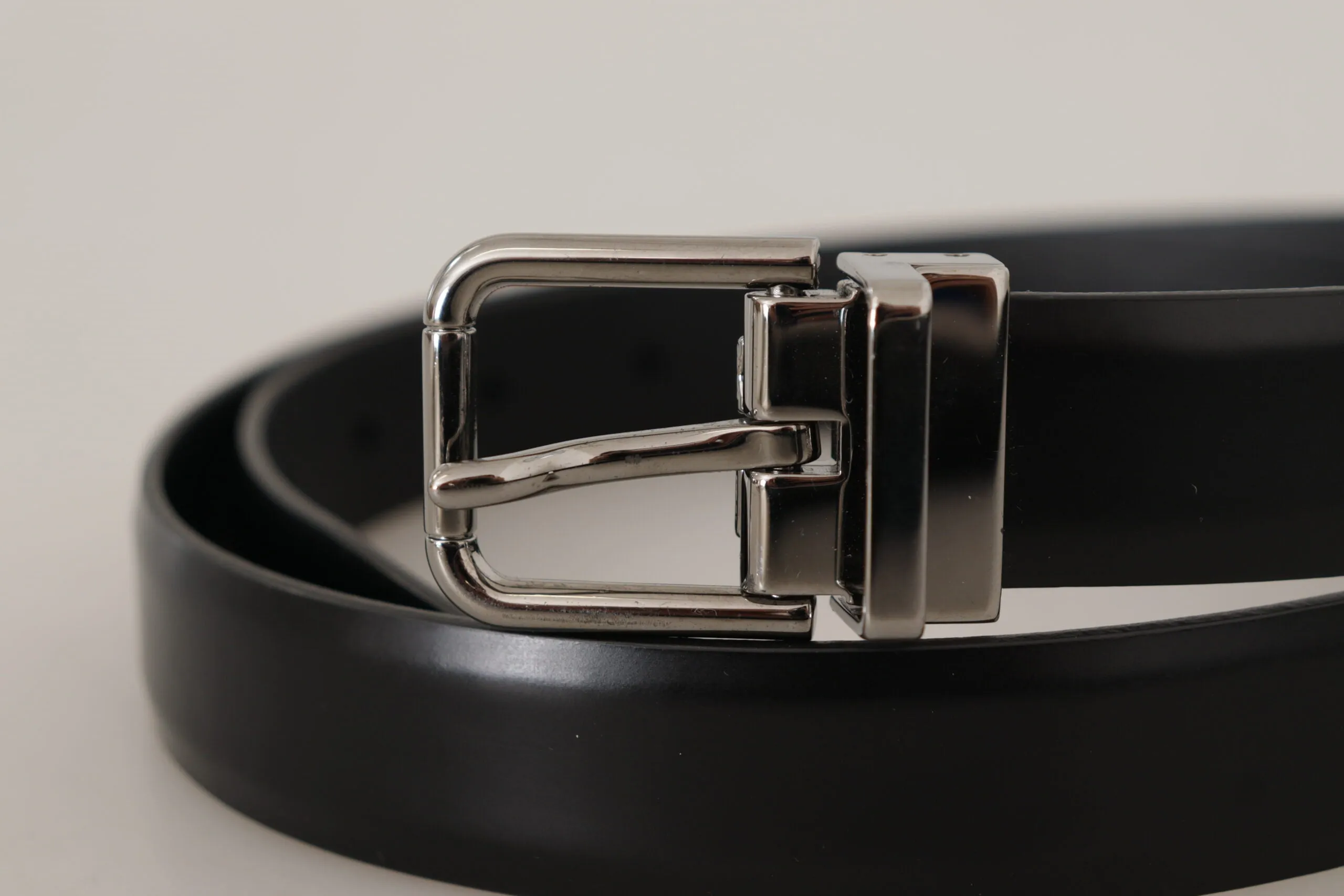 Elegant Black Leather Belt with Metal Buckle sold by Louxly product image thumbnail 3