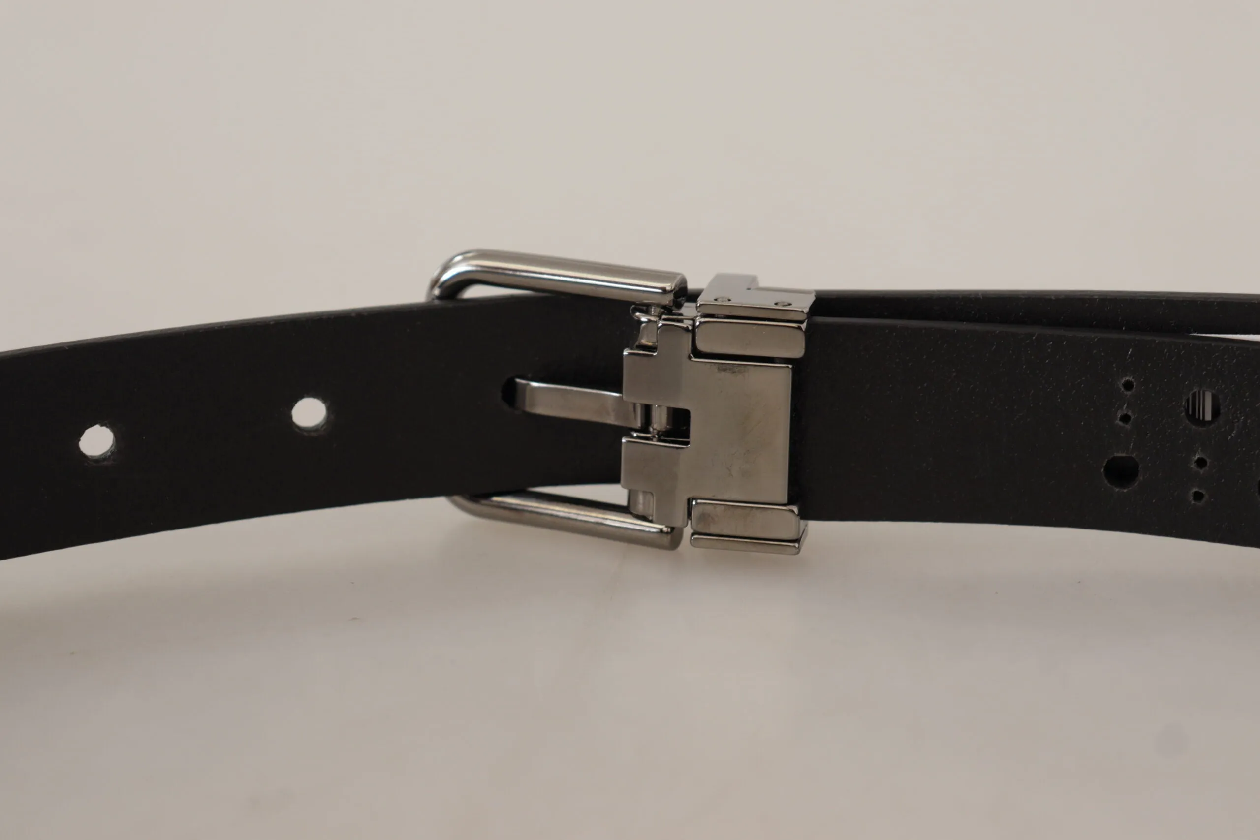 Elegant Black Leather Belt with Metal Buckle sold by Louxly product image thumbnail 4