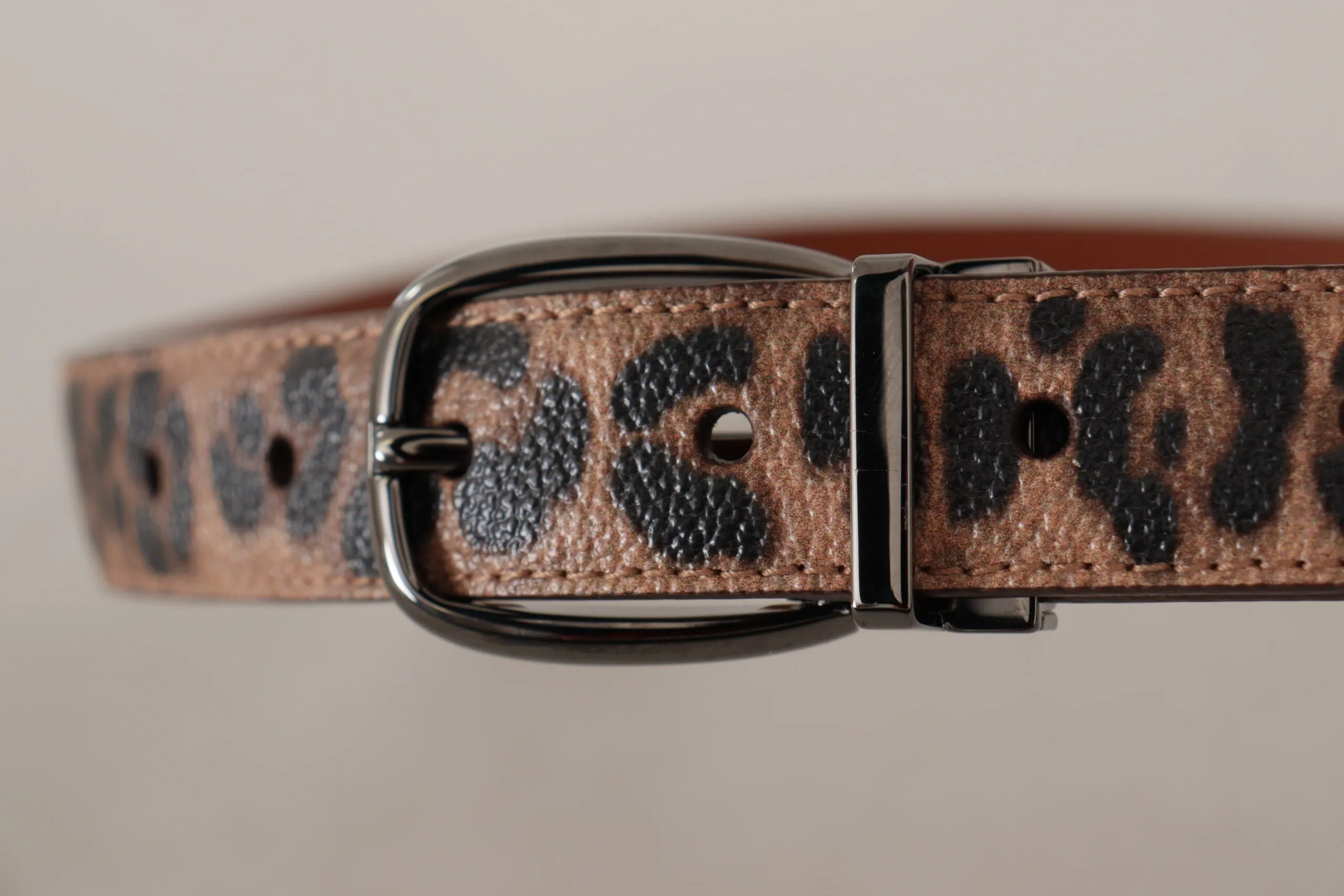Elegant Engraved Leather Belt - Timeless Style sold by Louxly product image thumbnail 4