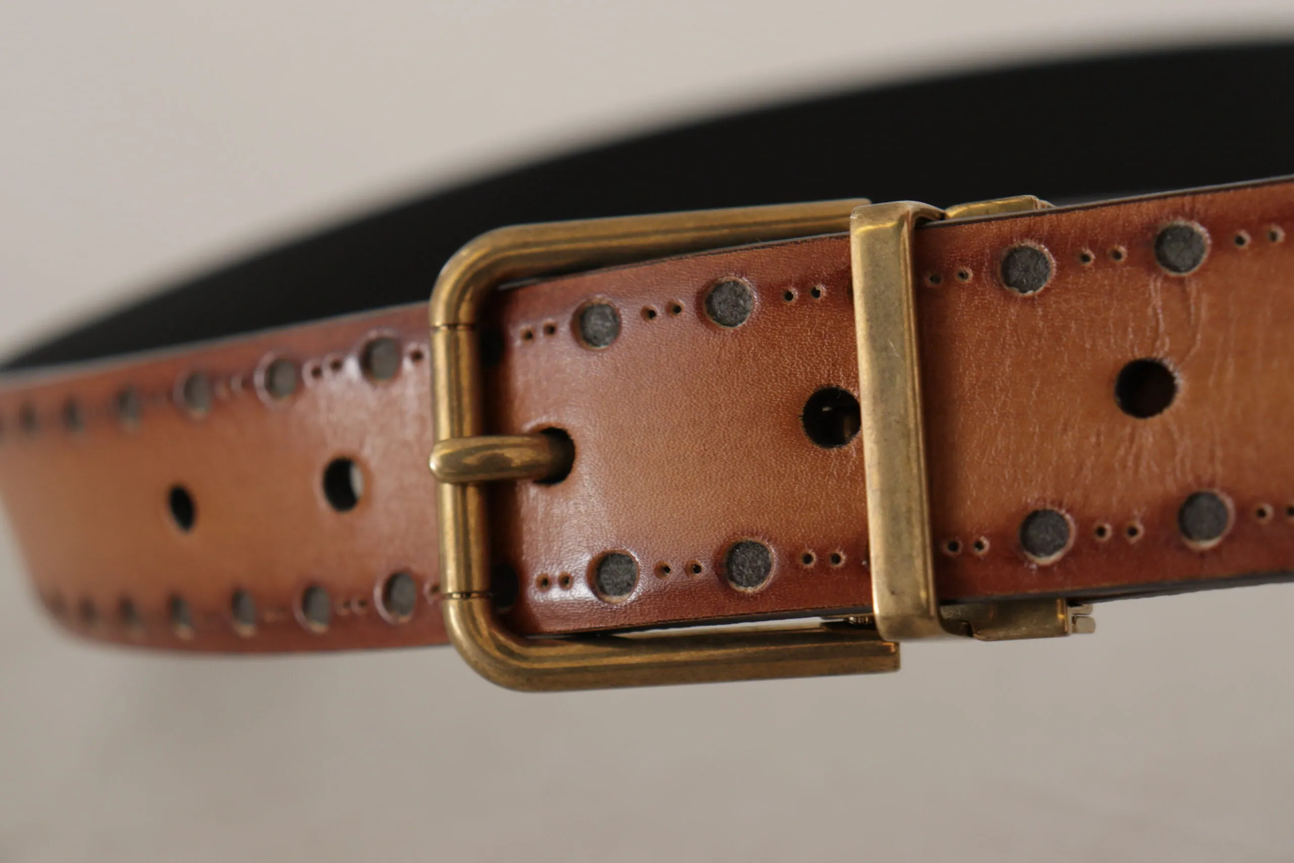 Elegant Brown Leather Belt with Brass Buckle sold by Louxly product image thumbnail 3