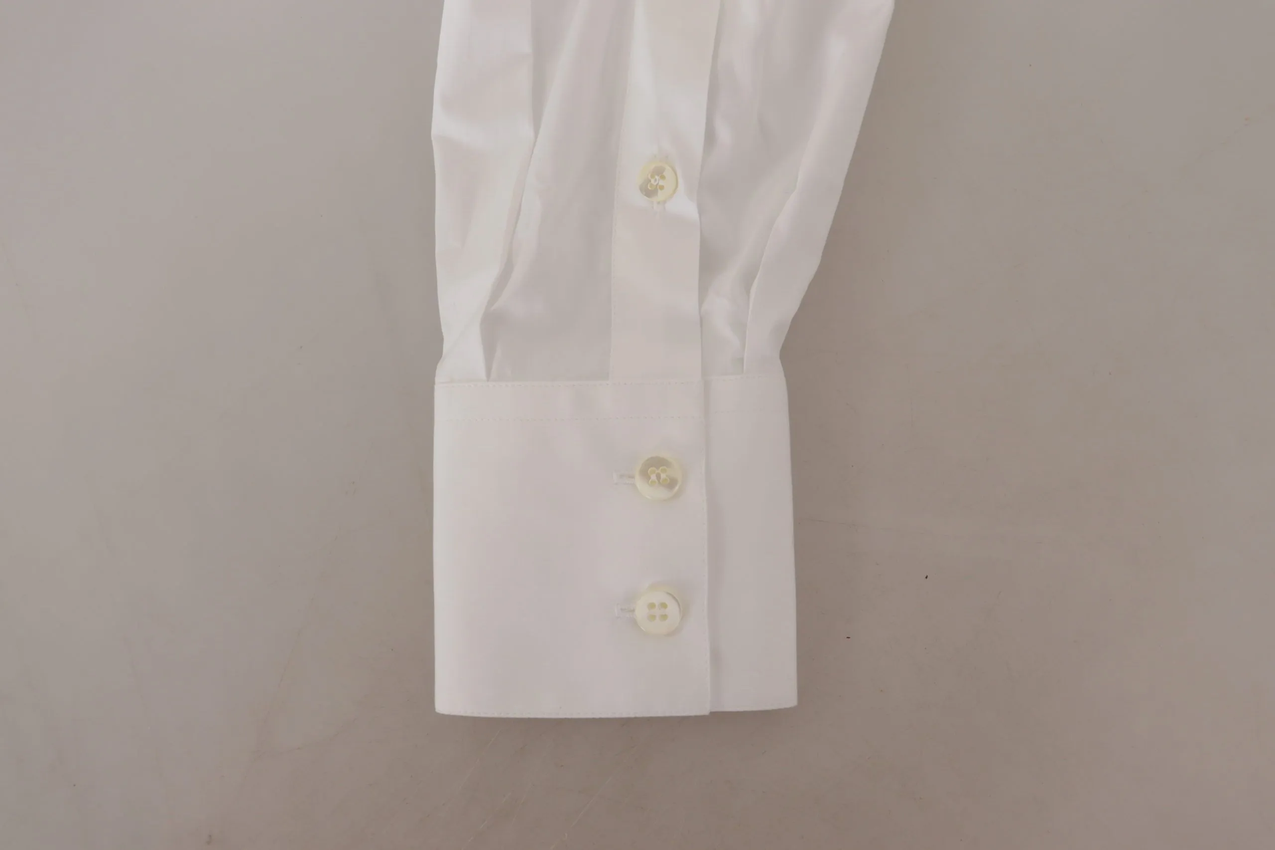 Elegant White Cotton Buttoned Shirt sold by Louxly product image thumbnail 5