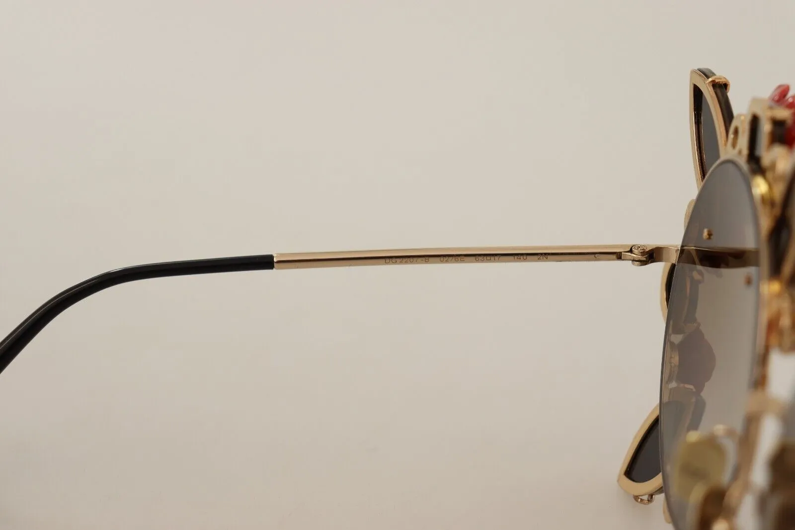 Elegant Round Metal Sunglasses with Rose Detail sold by Louxly product image thumbnail 4