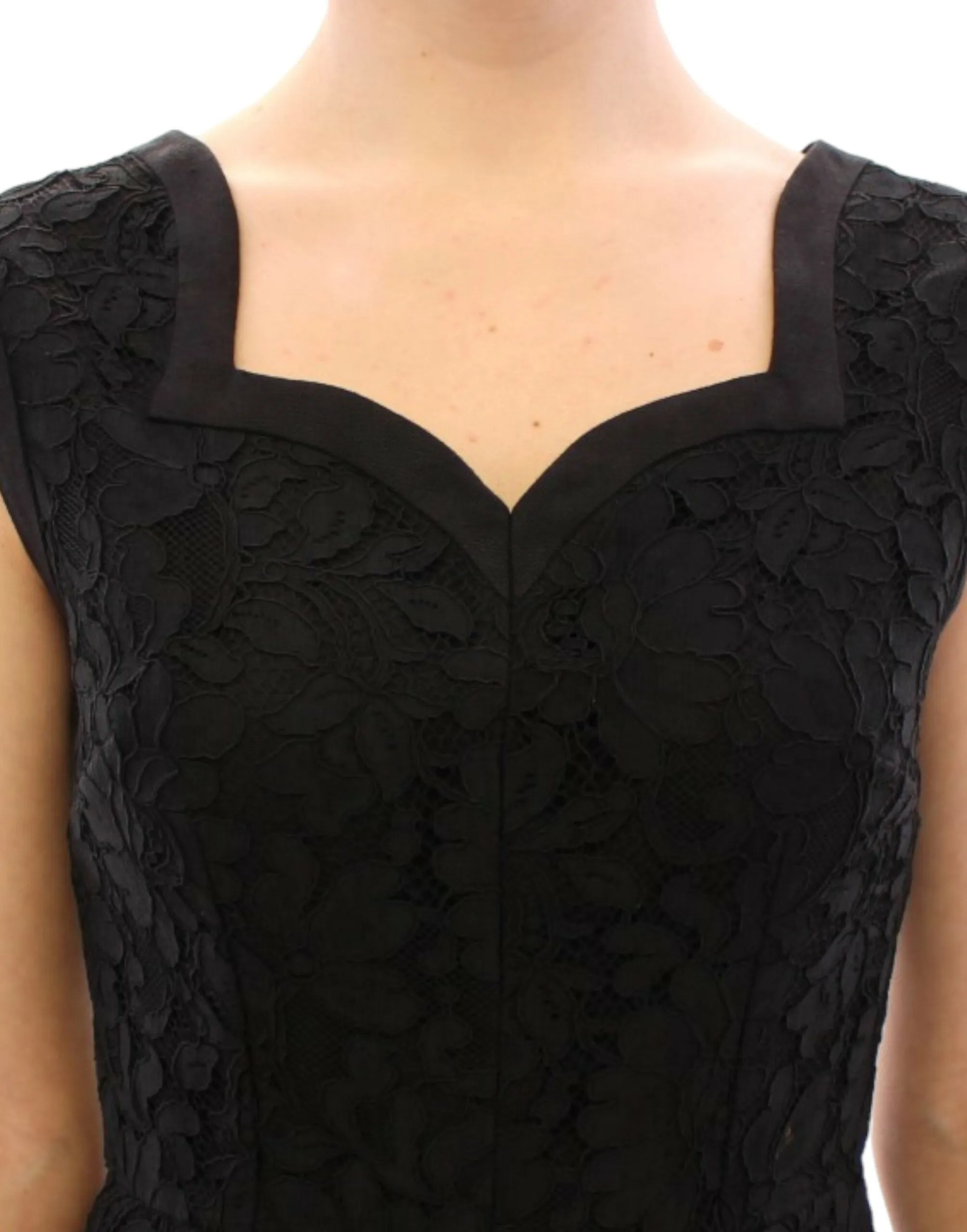 Elegant Black Floral Lace Dress sold by Louxly product image thumbnail 4