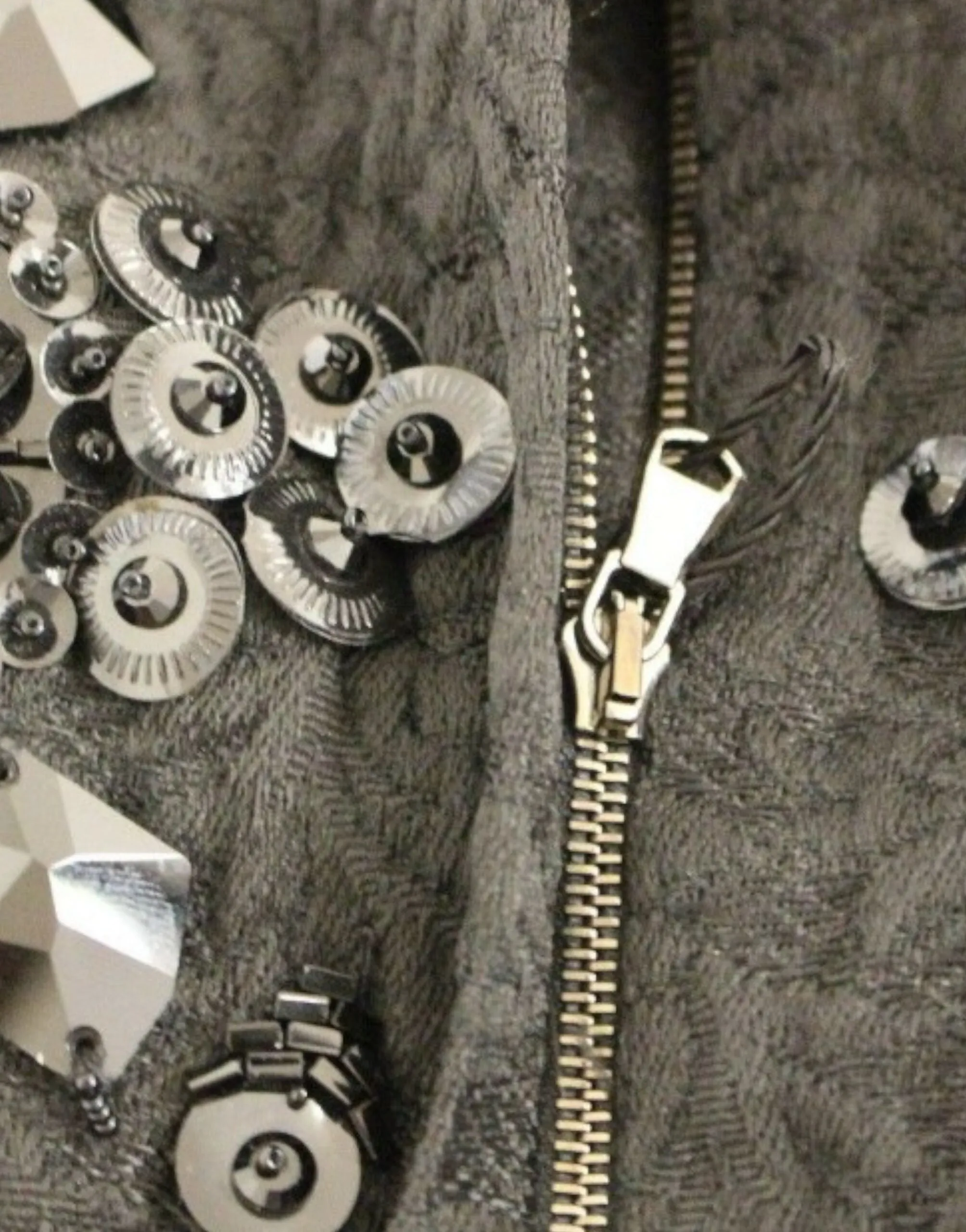 Elegant Sequined Floral Mini Shift Dress sold by Louxly product image thumbnail 5