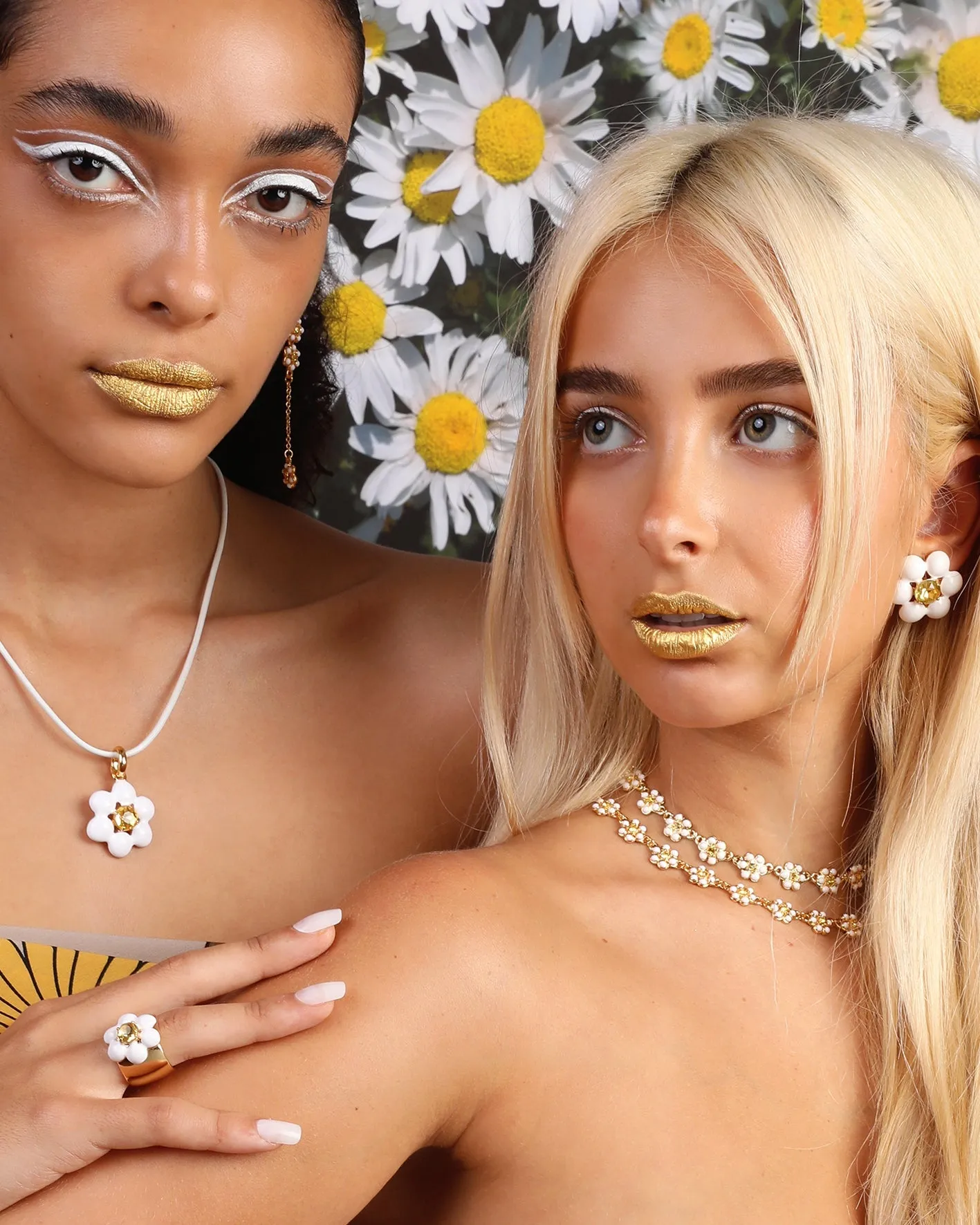 EXTRA DAISY STUDS sold by Emma Pills product image thumbnail 2