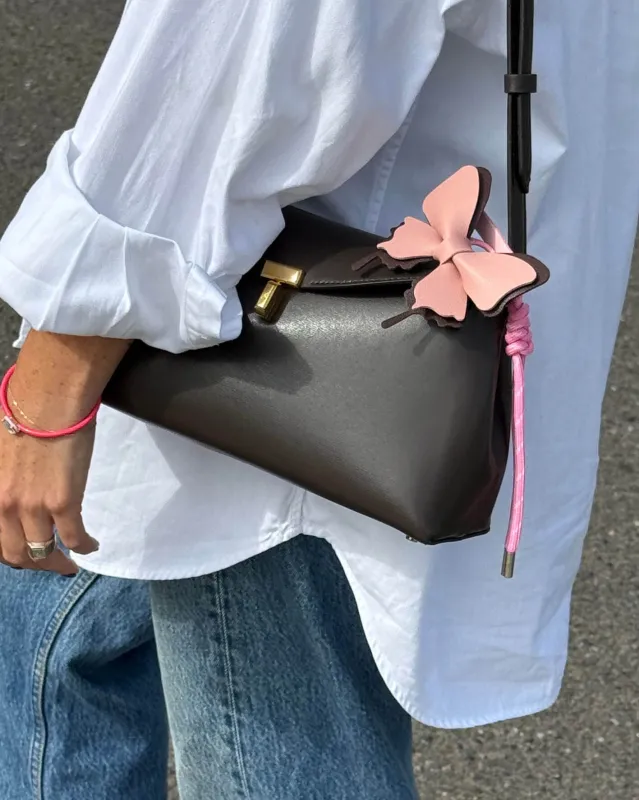 🎁 WONDERLAND BAG CHARM (100% off) sold by Emma Pills