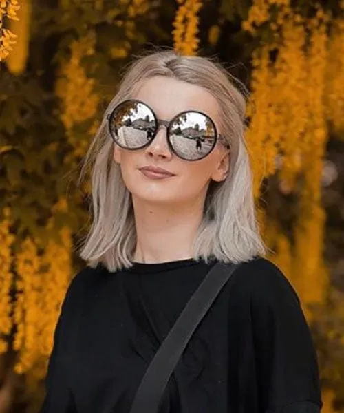 QUEENDOM Crystal/Mirror Oversized Sunglasses sold by Giant Vintage product image thumbnail 4