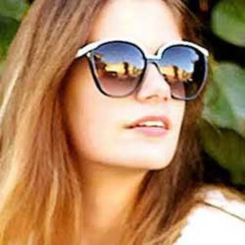 TWINKLE Black/White sold by Giant Vintage