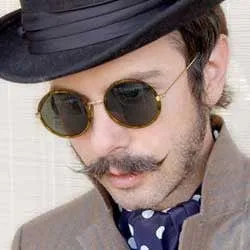 VICTROLA Demi sold by Giant Vintage