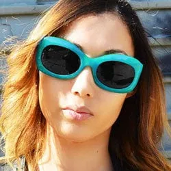 PEACHES Teal sold by Giant Vintage