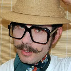 CLAUDE Black sold by Giant Vintage