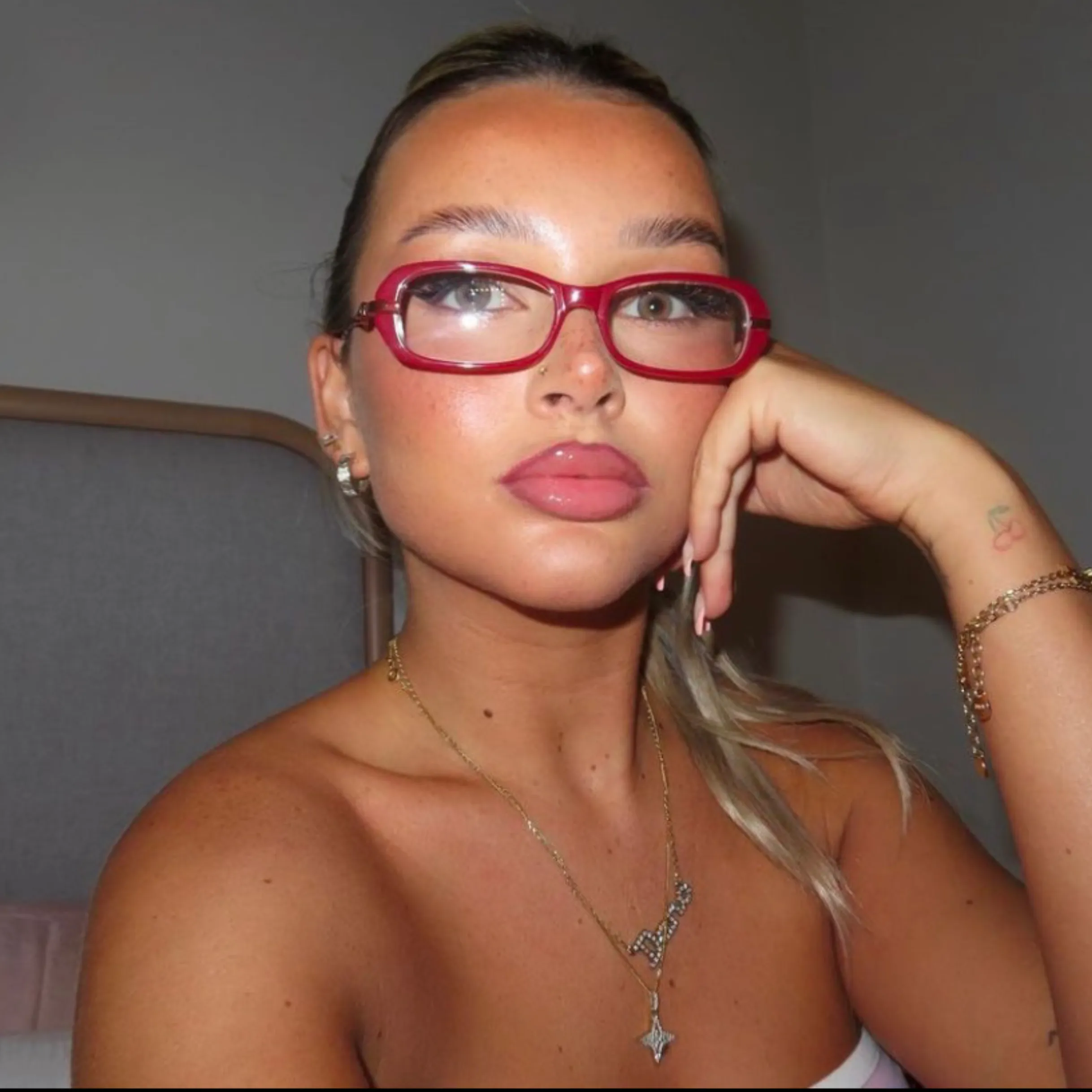 CURLY Small Clear Small Glasses | Premium sold by Giant Vintage product image thumbnail 2