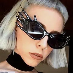 DIVINE Black/SD 80s Sunglasses sold by Giant Vintage product image thumbnail 2