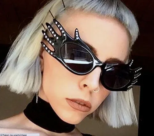 DIVINE Black/SD 80s Sunglasses sold by Giant Vintage product image thumbnail 4