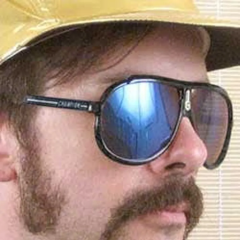 CHAMPION Black sold by Giant Vintage