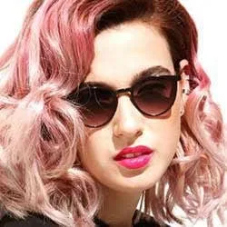 REILLE Black sold by Giant Vintage