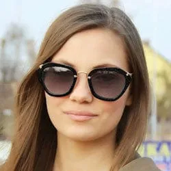 KIKI Black sold by Giant Vintage