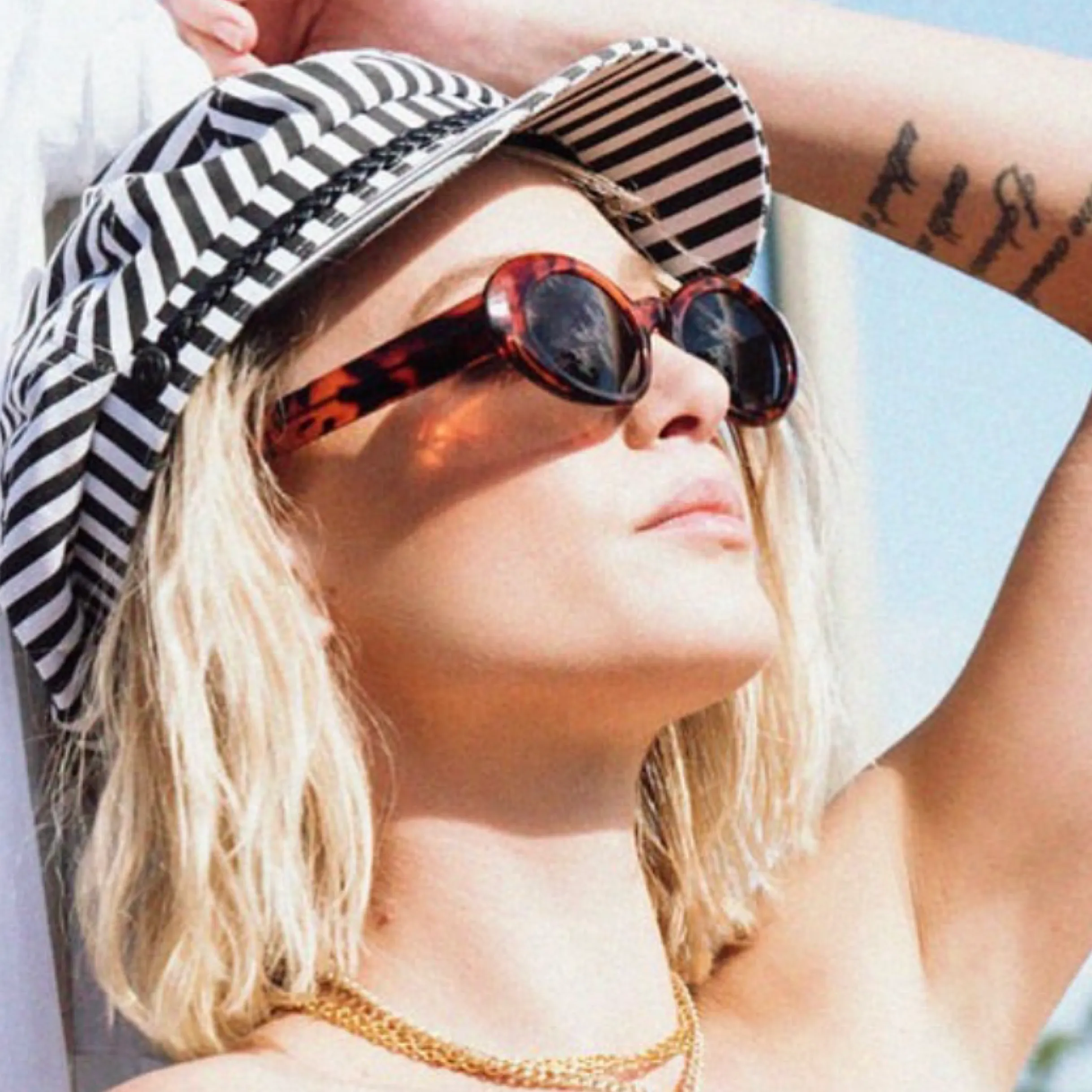 CHELS Tortoise/Brown Round Sunglasses sold by Giant Vintage product image thumbnail 4