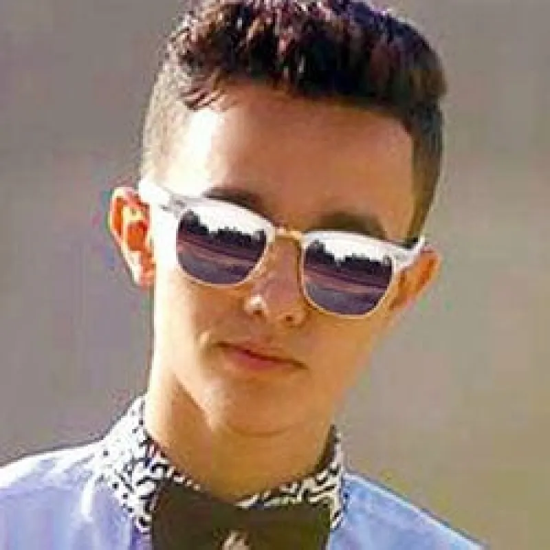 MILO White sold by Giant Vintage