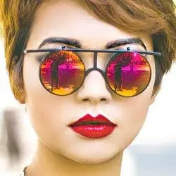 LEICA Black/fire sold by Giant Vintage