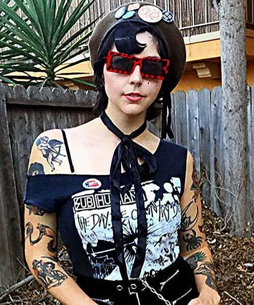 DEUCE Red/Black sold by Giant Vintage product image thumbnail 3