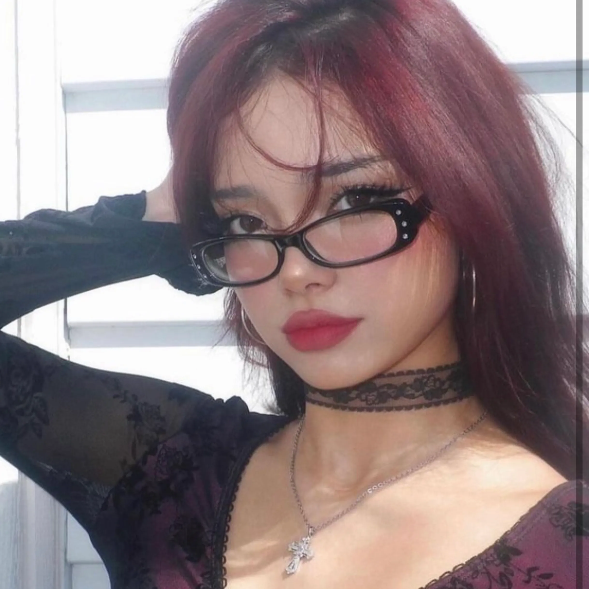 LIPLOCK Small Clear Rectangular 90s Glasses sold by Giant Vintage product image thumbnail 2