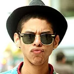 LOUIS Black/Gold sold by Giant Vintage