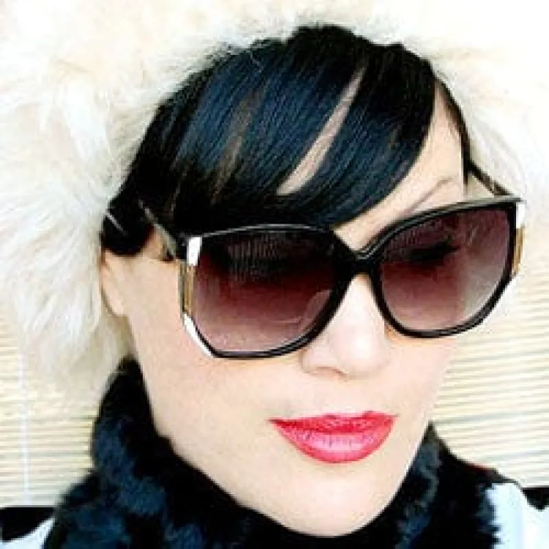 BERGMAN Black/White sold by Giant Vintage