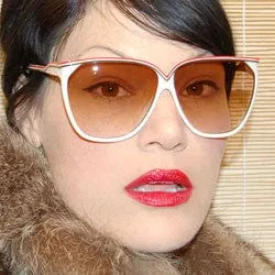 TAFFY White sold by Giant Vintage