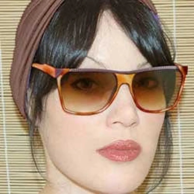 TELEPHONE Demi sold by Giant Vintage