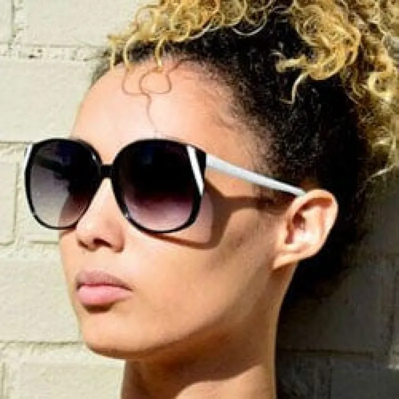 MAMBO Black/White sold by Giant Vintage